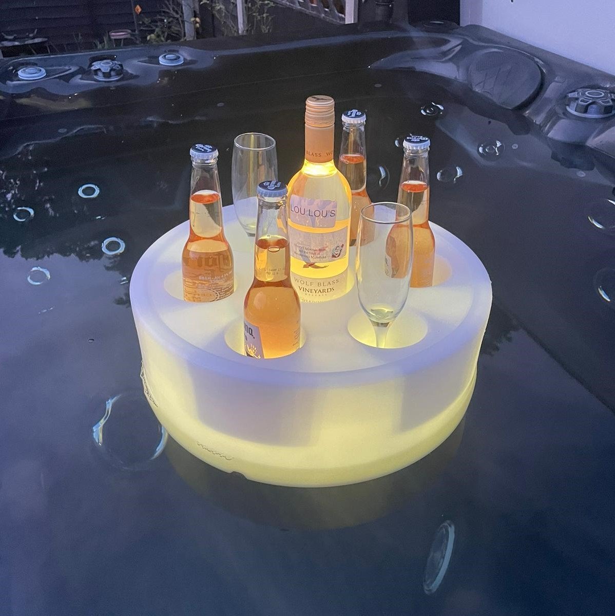 Drijvende spa bar met LED verlichting